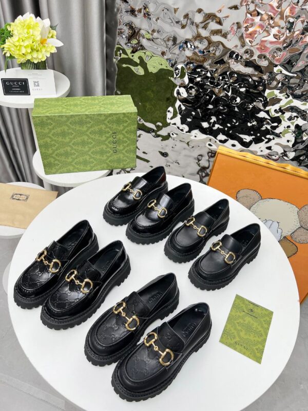 Gucci Loafer  Bright leather
