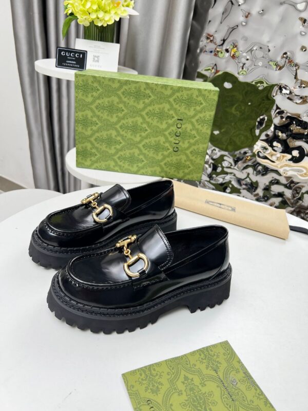 Gucci Loafer  Bright leather