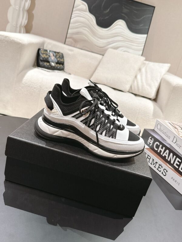 Chanel 25C White Black