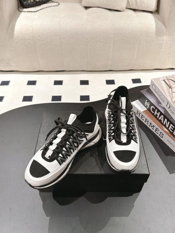 Chanel 25C White Black