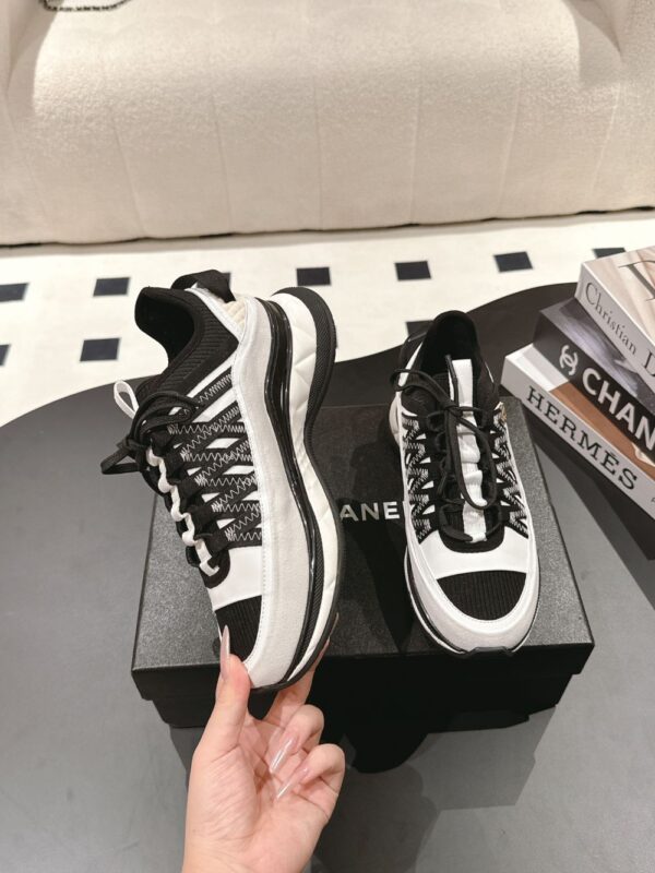 Chanel 25C White Black