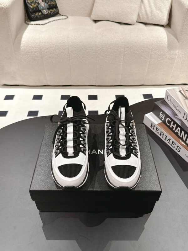 Chanel 25C White Black