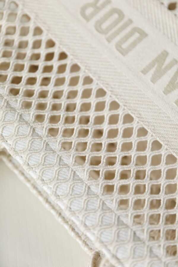 DIOR Off-white mesh fabric embroidery DR-08