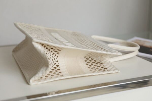 DIOR Off-white mesh fabric embroidery DR-08