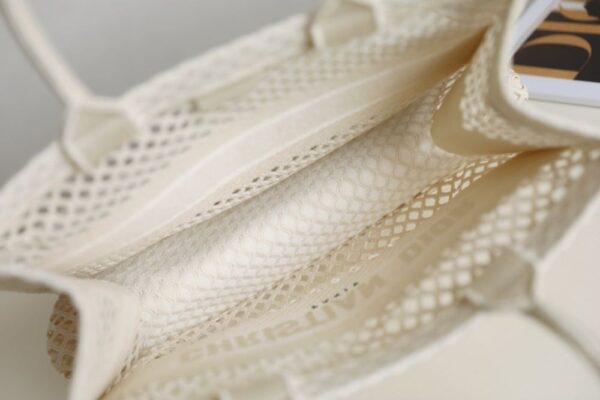 DIOR Off-white mesh fabric embroidery DR-08